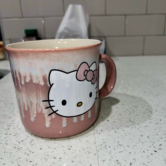 NWOT Hello Kitty ceramic mug paint drip design - Picture 2 of 5